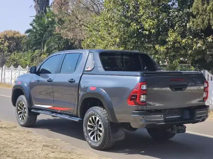 Picture of Windscreen Nissan Navara III