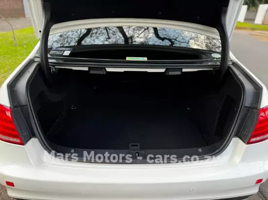 Picture of Toyota hilux 2015