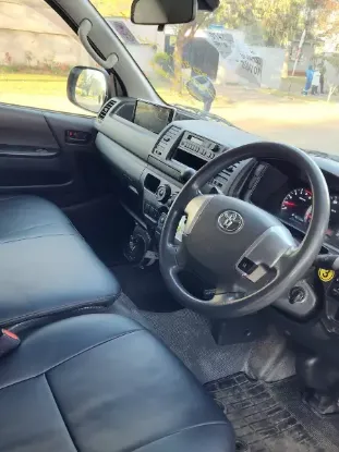 Picture of Mercedes Benz C-Class 2017