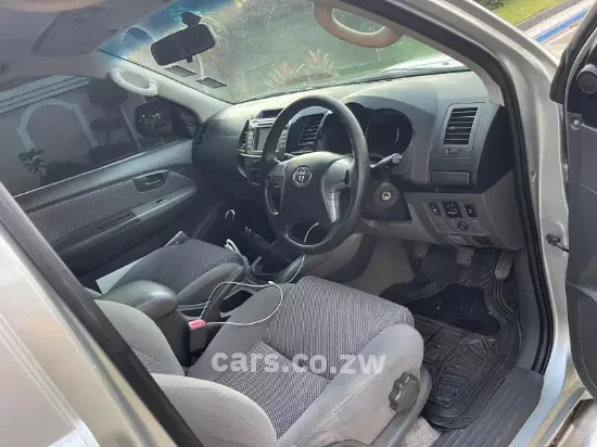 Picture of Toyota Quantum 2013