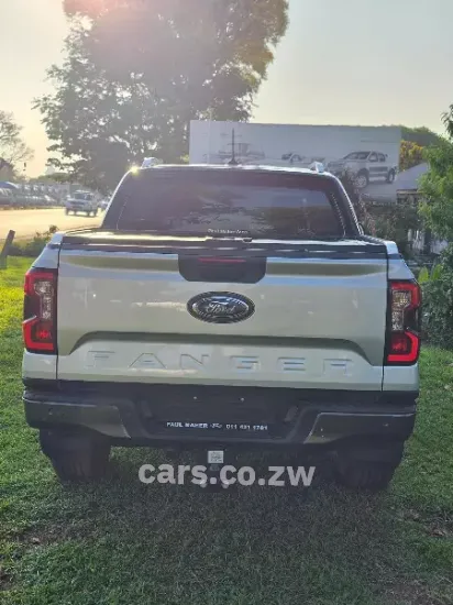 Picture of Toyota Quantum 2013