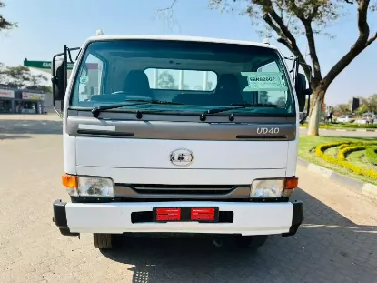 Picture of Toyota Quantum 2013