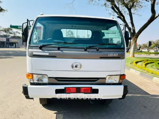 Picture of Toyota Quantum 2013