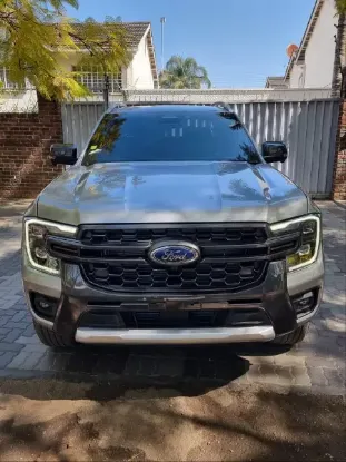 Picture of Toyota Hilux 2012