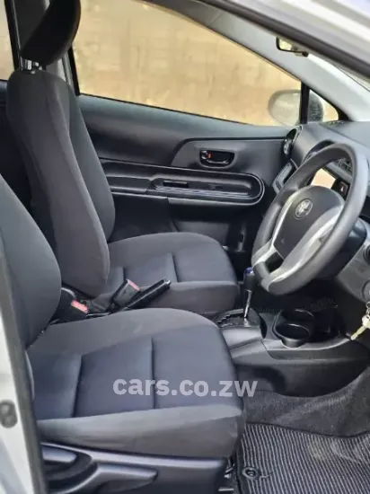 Picture of Toyota Aqua 2016