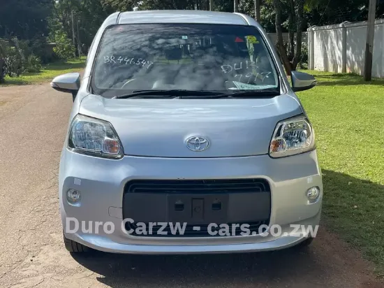 Picture of Toyota Fortuner 2013