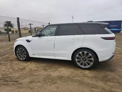 Picture of Range rover Discovery for hire
