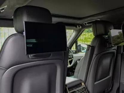 Picture of Range rover Discovery for hire