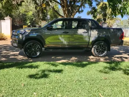 Picture of Toyota Hilux 2017