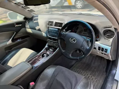 Picture of Nissan UD70 2012