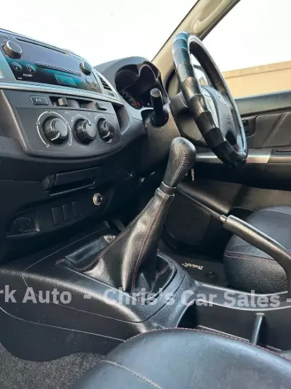 Picture of Toyota Landcruiser 6-Seater Canopy