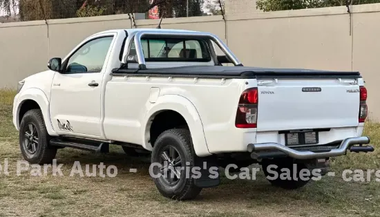 Picture of Toyota Landcruiser 6-Seater Canopy