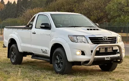 Picture of Toyota Landcruiser 6-Seater Canopy