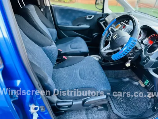 Picture of Windscreen Nissan CPB12 Magnis