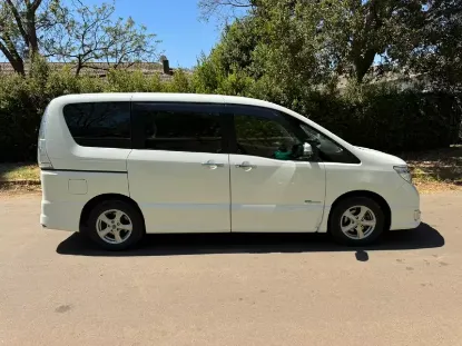 Picture of Car Rental/Car Hire:CRVs, How about travelling comfortably?